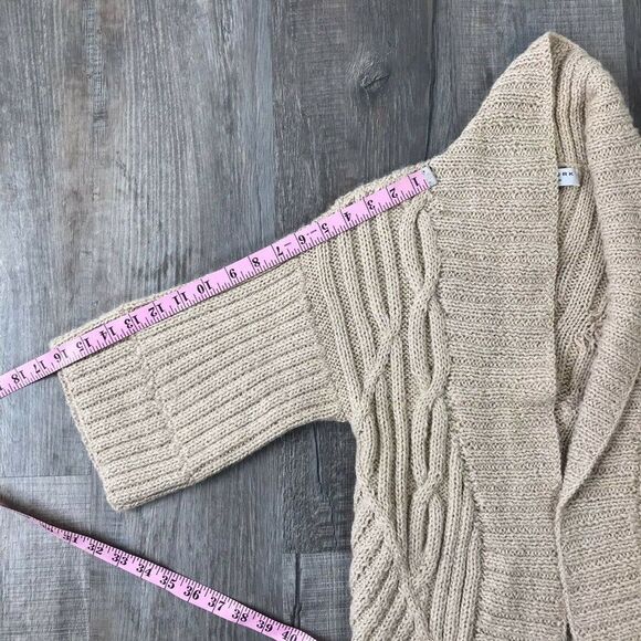Trina Turk Petite Beige Cardigan Sweater Alpaca Cable Knit Short Sleeve Sz P - Picture 12 of 12